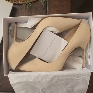 Manolo Blahnik BB Nude Suede